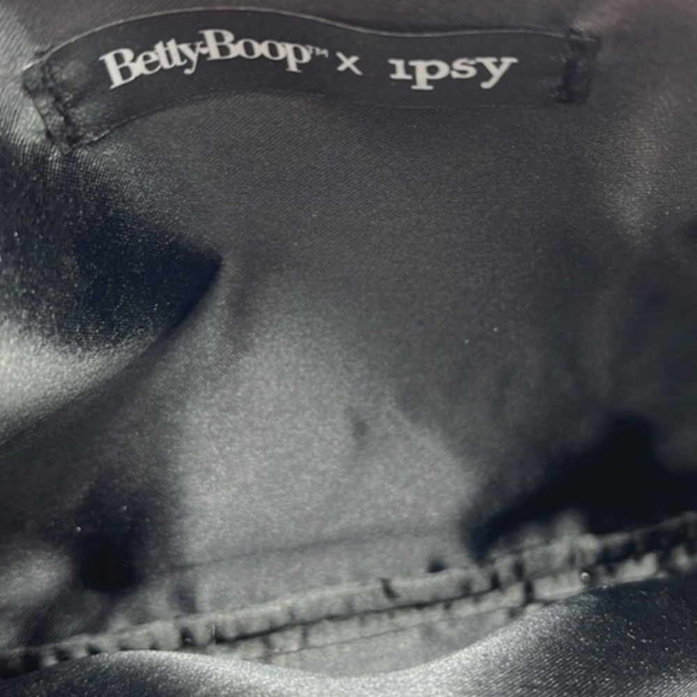Betty Boop Peek-a-boo Makeup Ispy Pouch NWOT - Picture 4 of 4